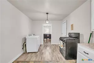 1001 W 8th St, Cameron, TX 76520 - Photo 9