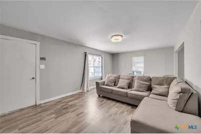 1001 W 8th Street, Cameron, TX 76520 - Photo 5