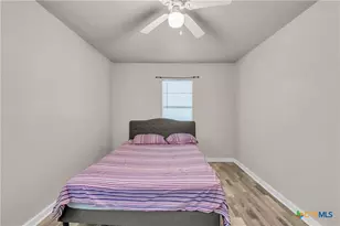 1001 W 8th St, Cameron, TX 76520 - Photo 11