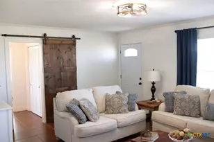 8652 State Hwy 111 W, Yoakum, TX 77995 - Photo 9