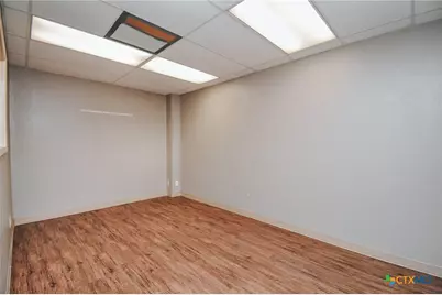 3104 E Red River Street, Victoria, TX 77901 - Photo 9