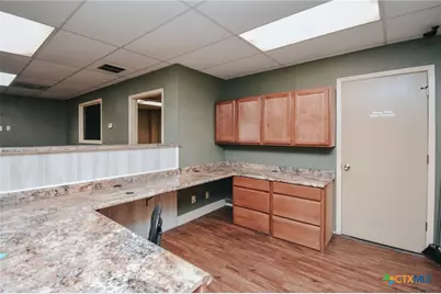3104 E Red River Street, Victoria, TX 77901 - Photo 5