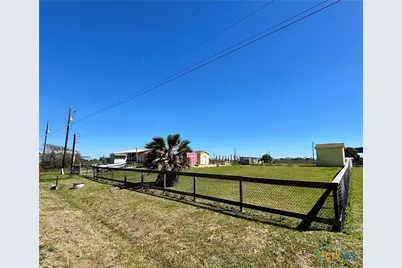 355 County Road 202, Sargent, TX 77414 - Photo 5