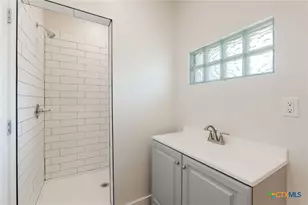 44 Sue Ann Dr, Lampasas, TX 76550 - Photo 9