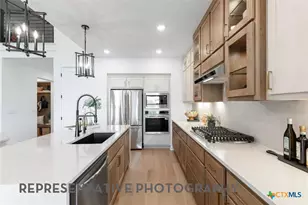 9305 Breeze Hl Dr, Austin, TX 78744 - Photo 5