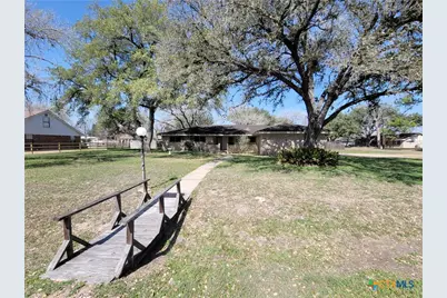 1006 Blyth Road, Victoria, TX 77904 - Photo 1