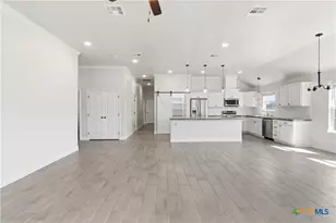 144 Ski Plex Dr, Seguin, TX 78155 - Photo 11