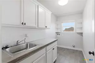 144 Ski Plex Dr, Seguin, TX 78155 - Photo 33