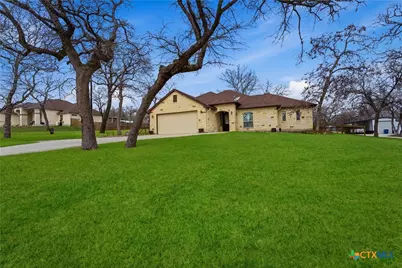 203 Champions Boulevard, La Vernia, TX 78121 - Photo 3