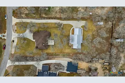 203 Champions Boulevard, La Vernia, TX 78121 - Photo 13