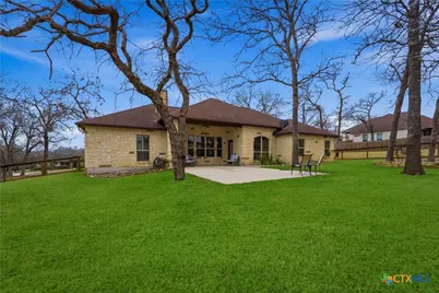 203 Champions Boulevard, La Vernia, TX 78121 - Photo 11