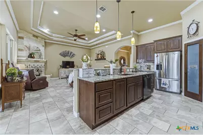 203 Champions Boulevard, La Vernia, TX 78121 - Photo 15