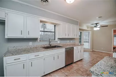 115 Santa Fe, Victoria, TX 77904 - Photo 11