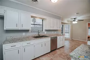 115 Santa Fe, Victoria, TX 77904 - Photo 11