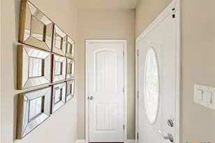 1009 Eagle Flight Dr, Canyon Lake, TX 78133 - Photo 5