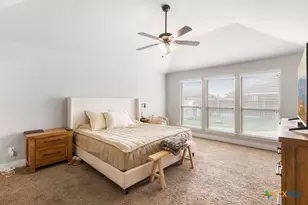 105 Grand View, Floresville, TX 78114 - Photo 13