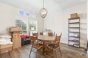 105 Grand View, Floresville, TX 78114 - Photo 5