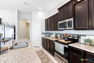 105 Grand View, Floresville, TX 78114 - Photo 11