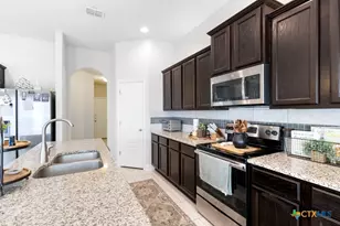 105 Grand View, Floresville, TX 78114 - Photo 11