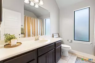 105 Grand View, Floresville, TX 78114 - Photo 19