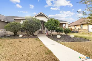 105 Grand View, Floresville, TX 78114 - Photo 1
