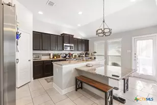 105 Grand View, Floresville, TX 78114 - Photo 9