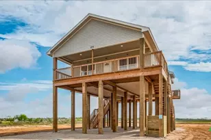 177 Powderhorn Ln, Port Lavaca, TX 77979 - Photo 1