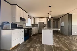 124 Galle Ests Cir, Kingsbury, TX 78638 - Photo 11