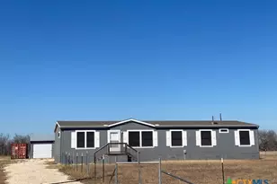 124 Galle Ests Cir, Kingsbury, TX 78638 - Photo 1