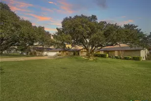 903 Hoover, Cameron, TX 76520 - Photo 1