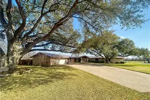 903 Hoover, Cameron, TX 76520 - Photo 3