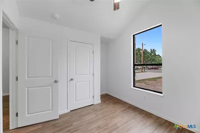 230 Plum Street, Luling, TX 78648 - Photo 7