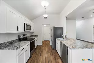 230 Plum St, Luling, TX 78648 - Photo 5