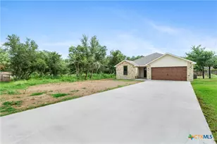 230 Plum St, Luling, TX 78648 - Photo 1