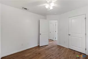 230 Plum St, Luling, TX 78648 - Photo 11