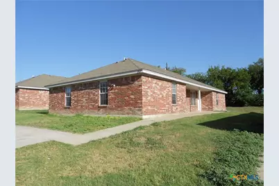 809 E Avenue I, Lampasas, TX 76550 - Photo 1