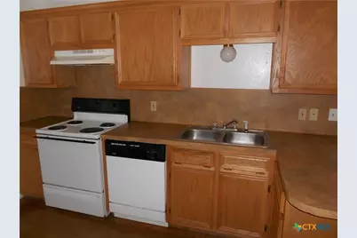 809 E Avenue I, Lampasas, TX 76550 - Photo 5