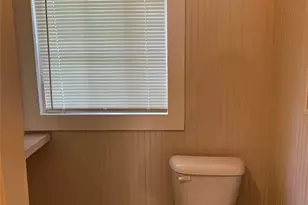 225 Lamar St, Luling, TX 78648 - Photo 9