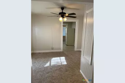 225 Lamar Street, Luling, TX 78648 - Photo 7