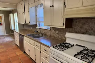 3001 E Mistletoe Ave, Victoria, TX 77901 - Photo 7