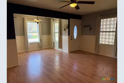 3001 E Mistletoe Avenue, Victoria, TX 77901 - Photo 5