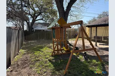 3001 E Mistletoe Avenue, Victoria, TX 77901 - Photo 27