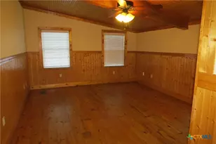 202 S Mesquite St, Luling, TX 78648 - Photo 21