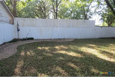 202 S Mesquite Street, Luling, TX 78648 - Photo 27