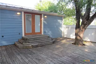 202 S Mesquite St, Luling, TX 78648 - Photo 25