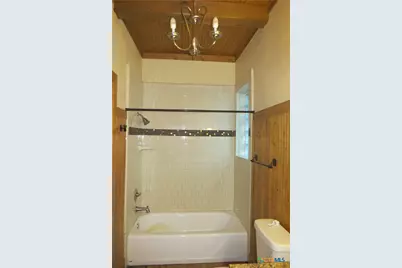 202 S Mesquite Street, Luling, TX 78648 - Photo 15