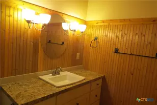 202 S Mesquite St, Luling, TX 78648 - Photo 13