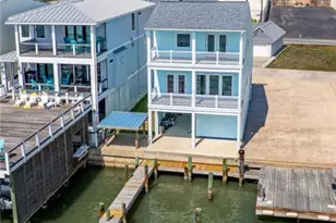 27 Las Palmas Dr, Port O'Connor, TX 77982 - Photo 1