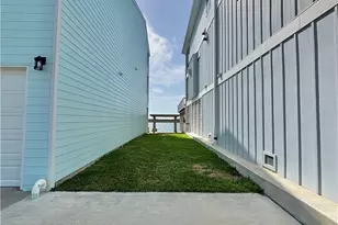 27 Las Palmas Dr, Port O'Connor, TX 77982 - Photo 5