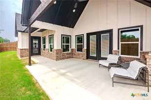 109 Luke Ct, Victoria, TX 77904 - Photo 5